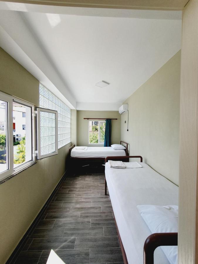 Klerichi Hotel Tirana Esterno foto
