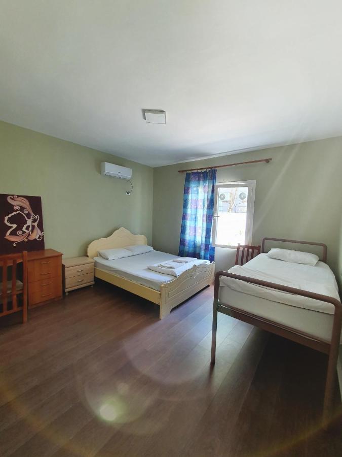 Klerichi Hotel Tirana Esterno foto